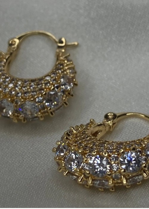 Vıp Serisi Taşlı Gold Küpemiz Vıp Serisi Taşlı Gold Küpemiz