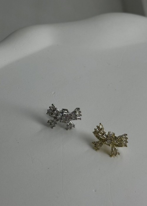Kurdele Earcuff Küpe ( Kıkırdak Küpesi ) Kurdele Earcuff Küpe ( Kıkırdak Küpesi )
